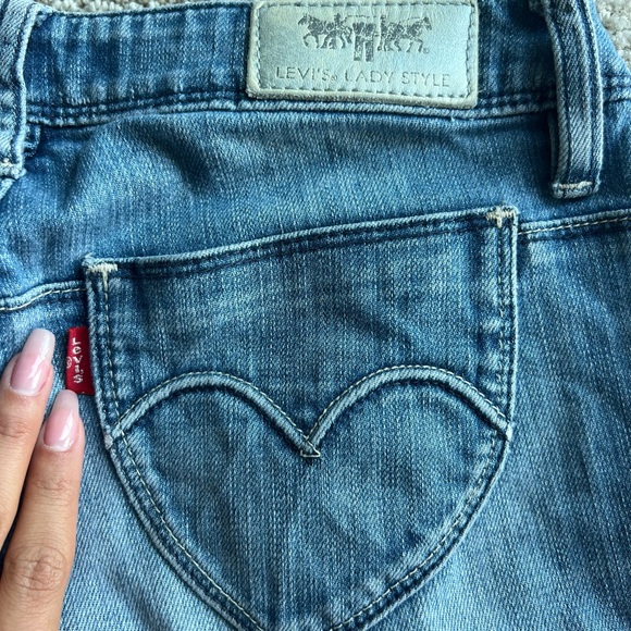 Levi’s Low-rise Bootcut Jeans for Women - Picture 6 of 7